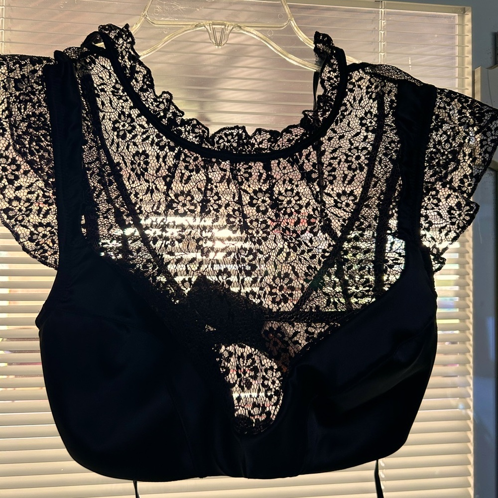 Black Lace Ruffle Top bra BRAND NEW